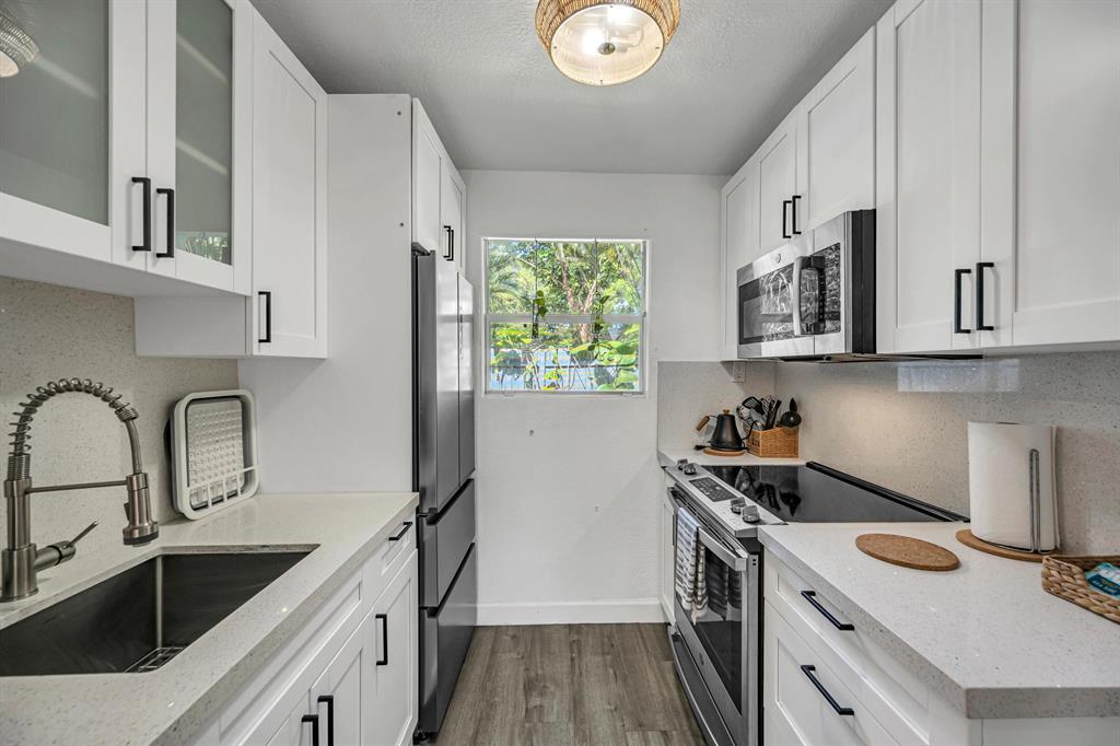 WAVERLY PLACE - Residential Income