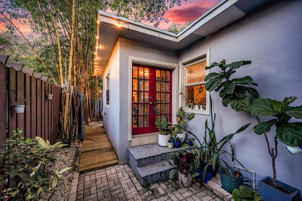 WAVERLY PLACE - Residential Income