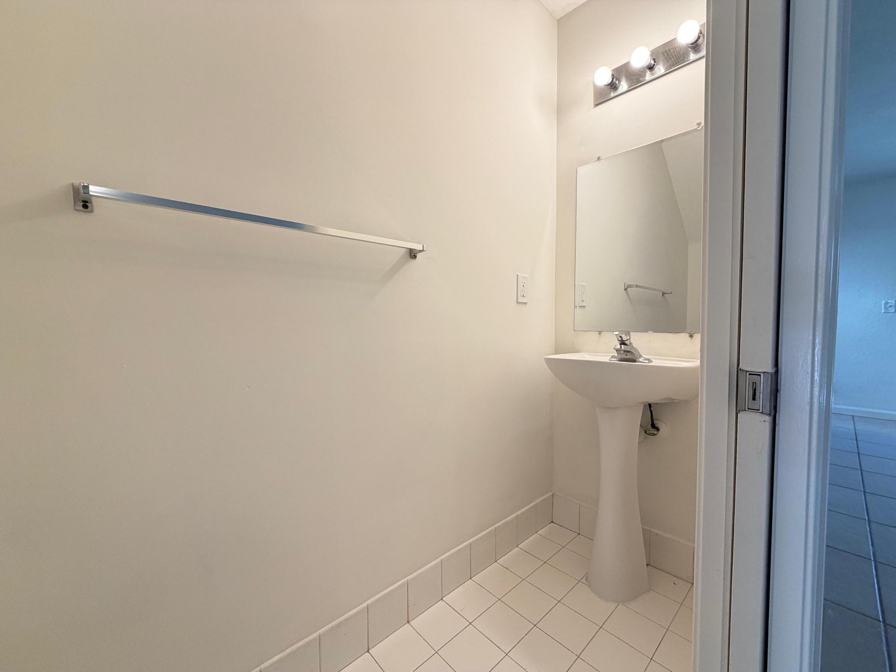 SUMMIT LAKE - Residential Lease