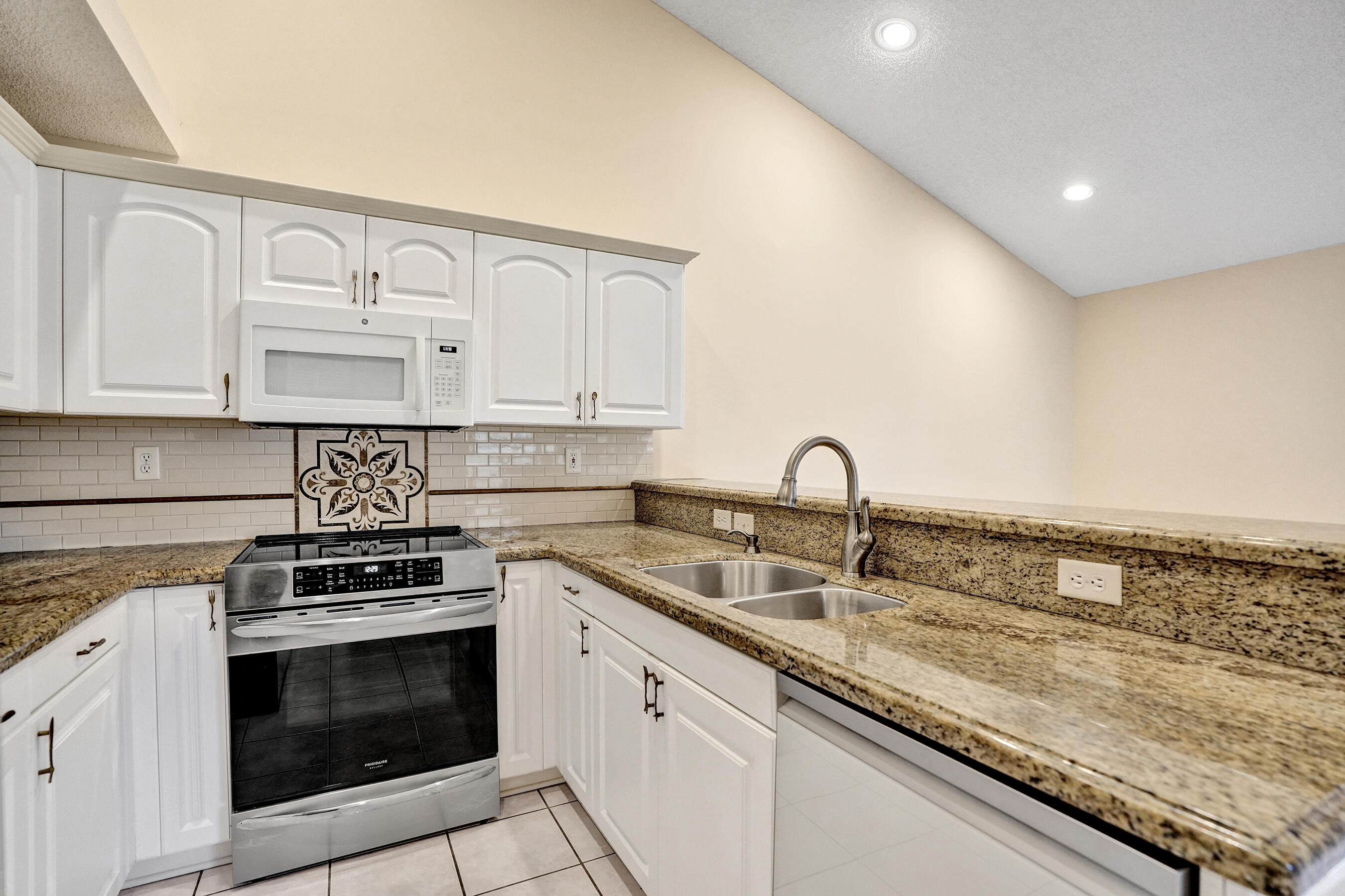 GEORGETOWN AT EAGLE TRACE - Residential