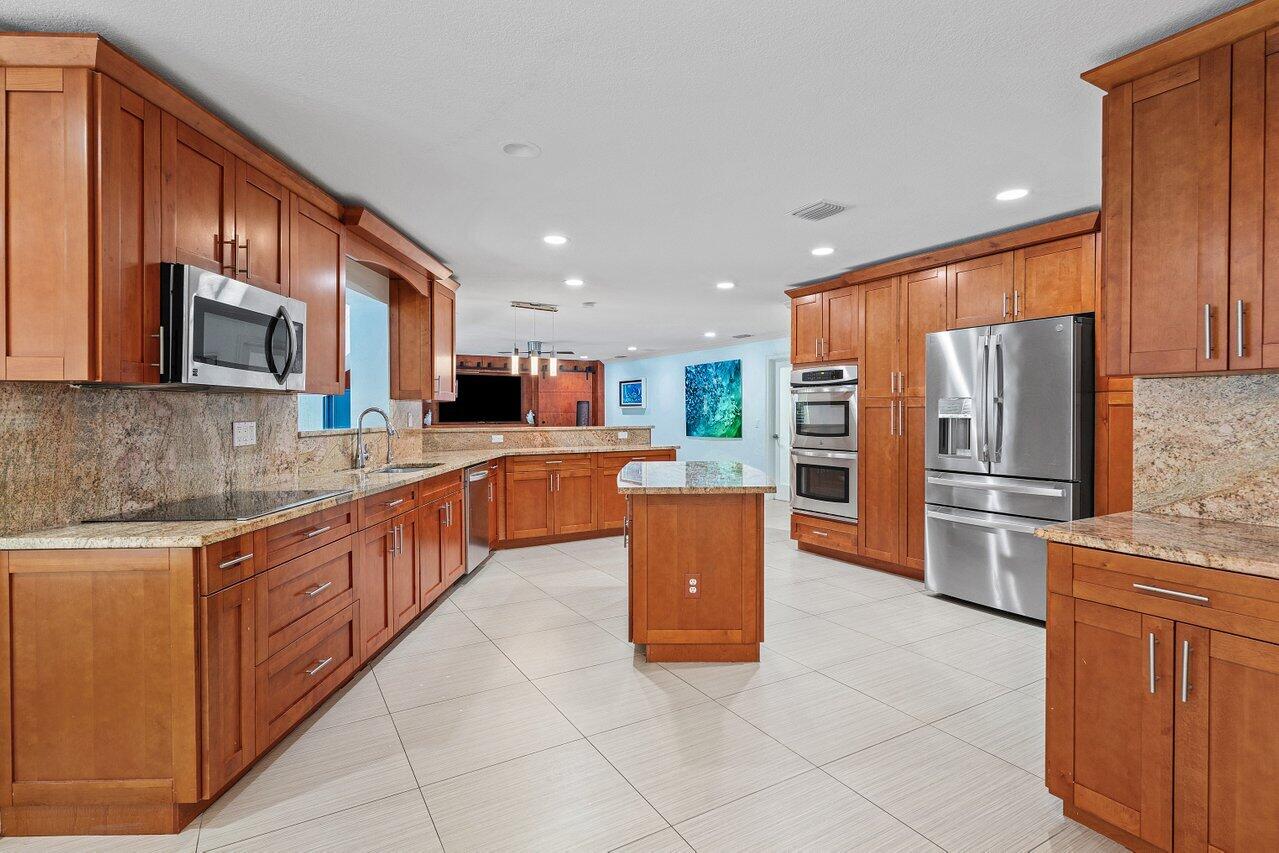 YACHT CLUB - Residential