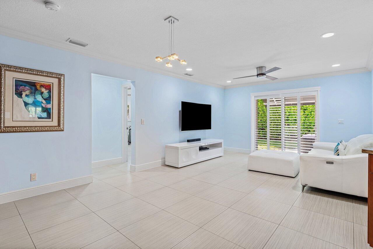 YACHT CLUB - Residential