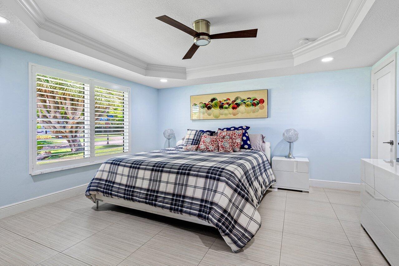 YACHT CLUB - Residential