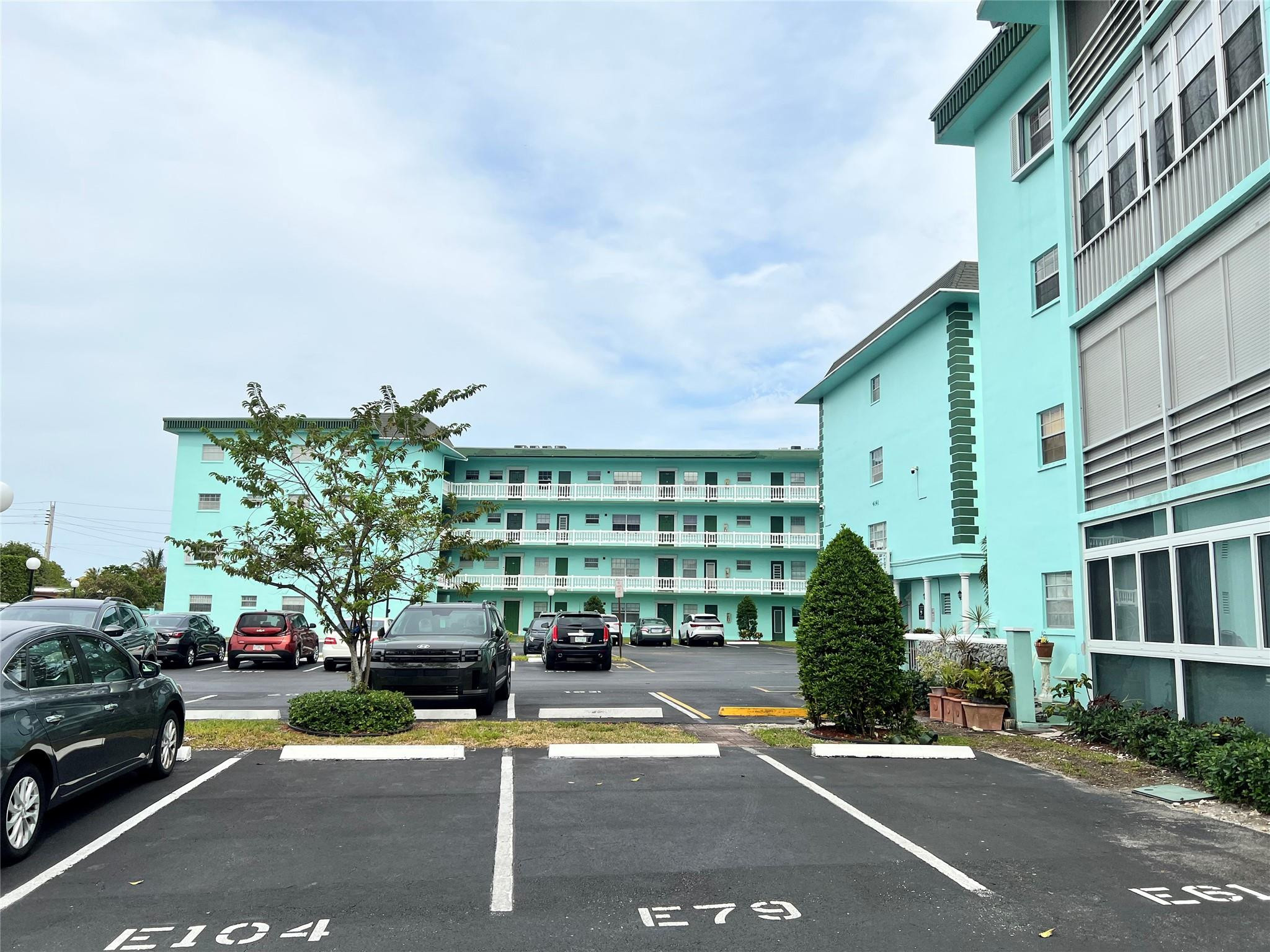 EMERALD CONDO - Residential