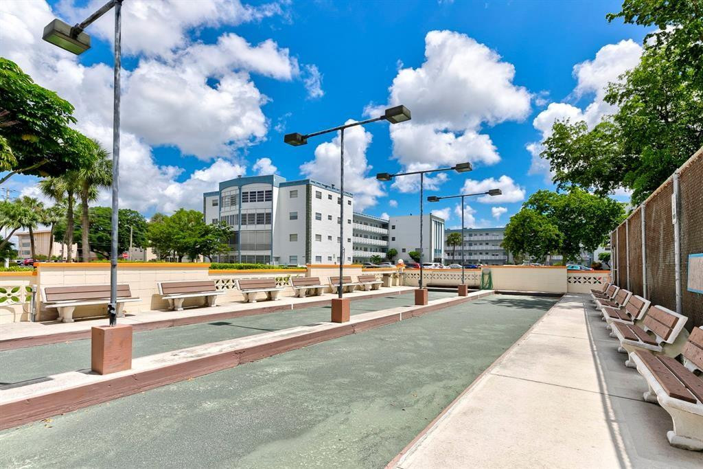 EMERALD CONDO - Residential