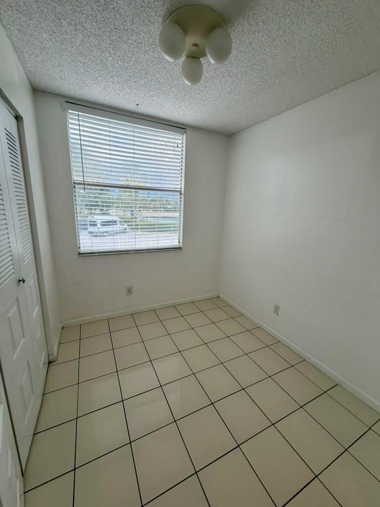 4 OF PALM SPRINGS 1 CONDO - Residential Lease