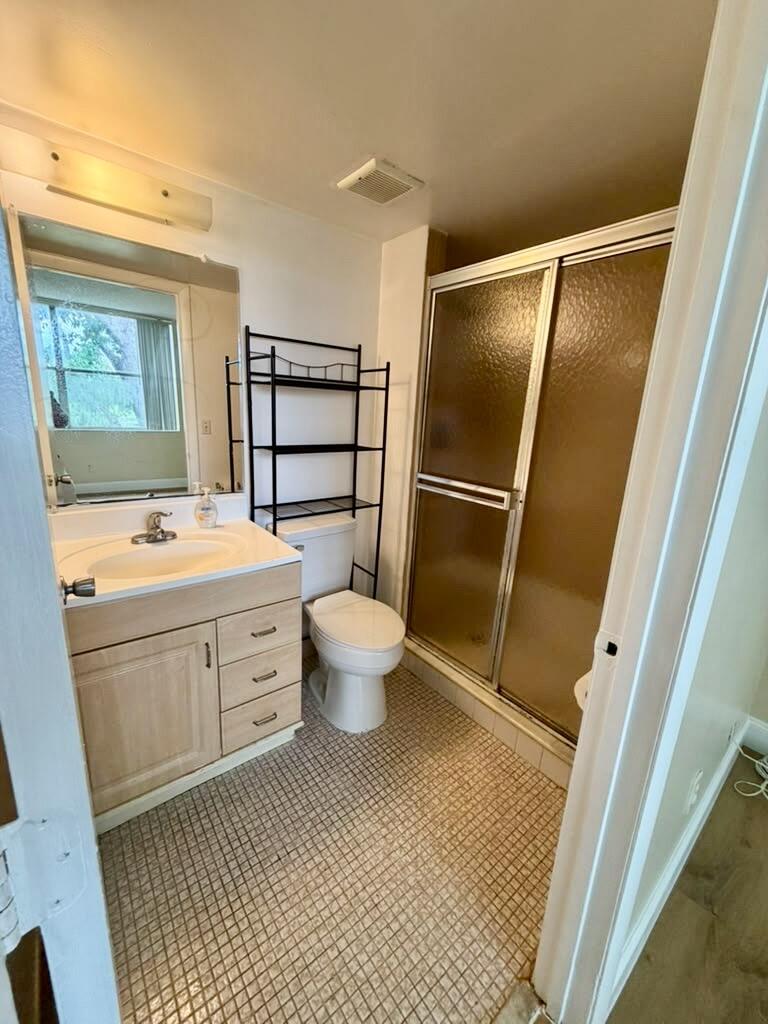 4 OF PALM SPRINGS 1 CONDO - Residential Lease