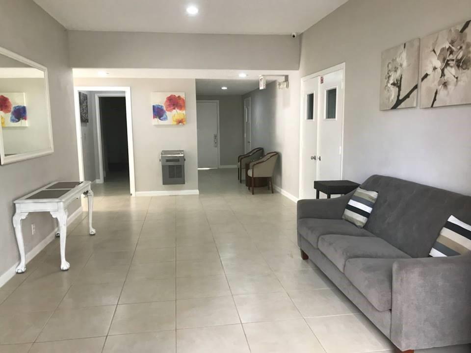 4 OF PALM SPRINGS 1 CONDO - Residential Lease