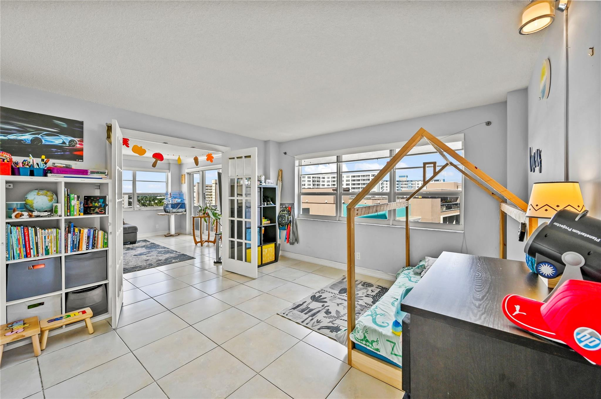 OCEAN MONARCH CONDO - Residential