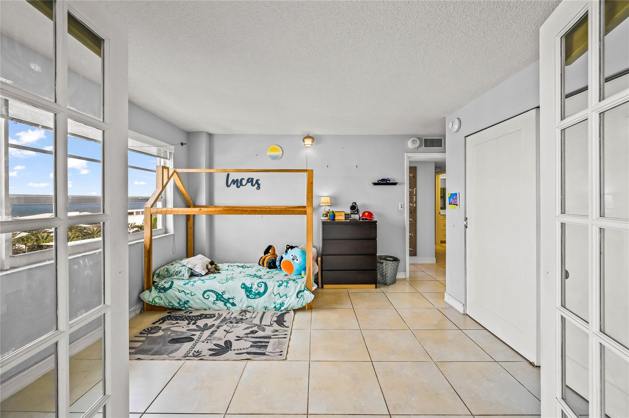 OCEAN MONARCH CONDO - Residential