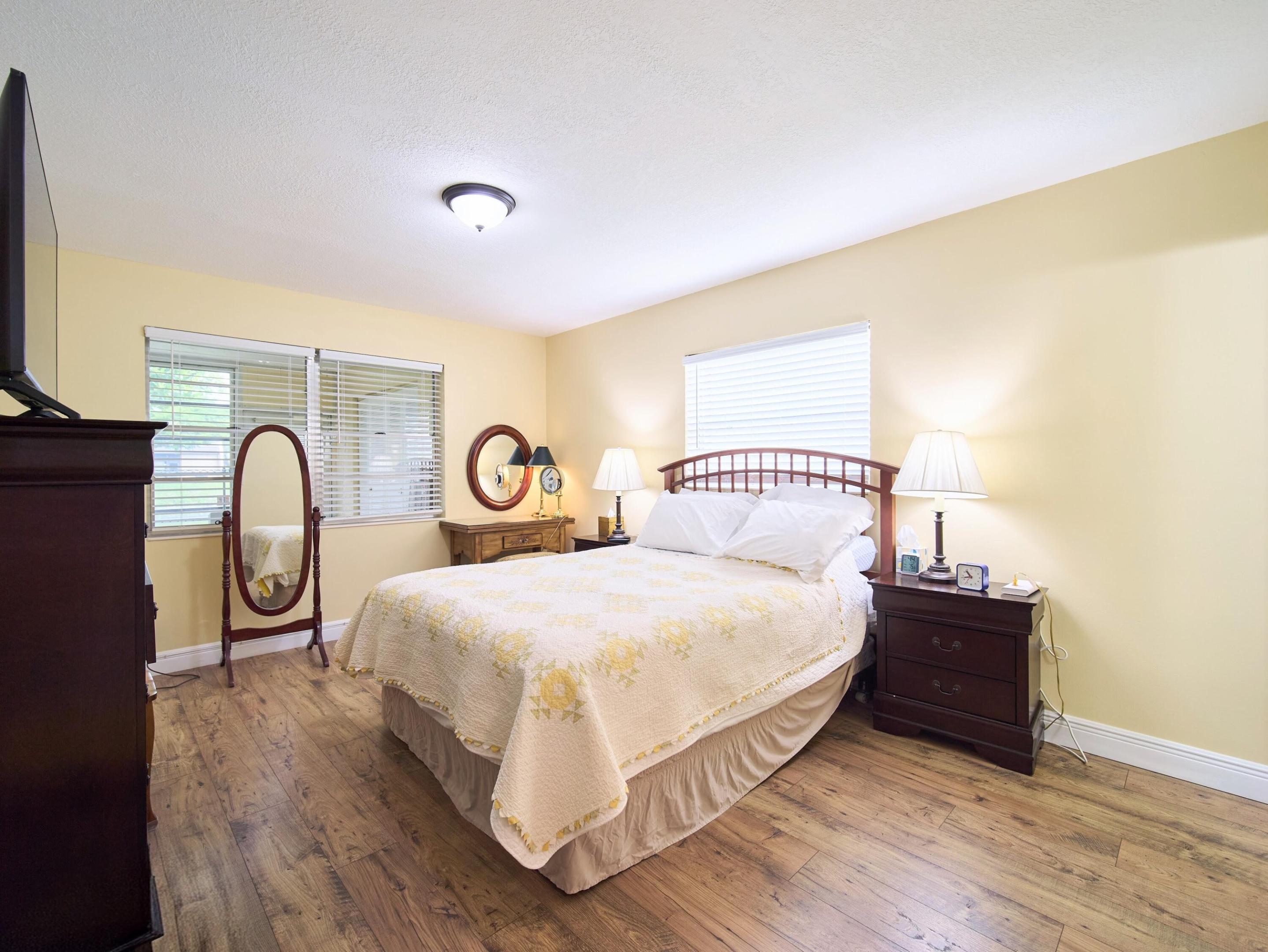 Golden Lakes Village Condo - Residential