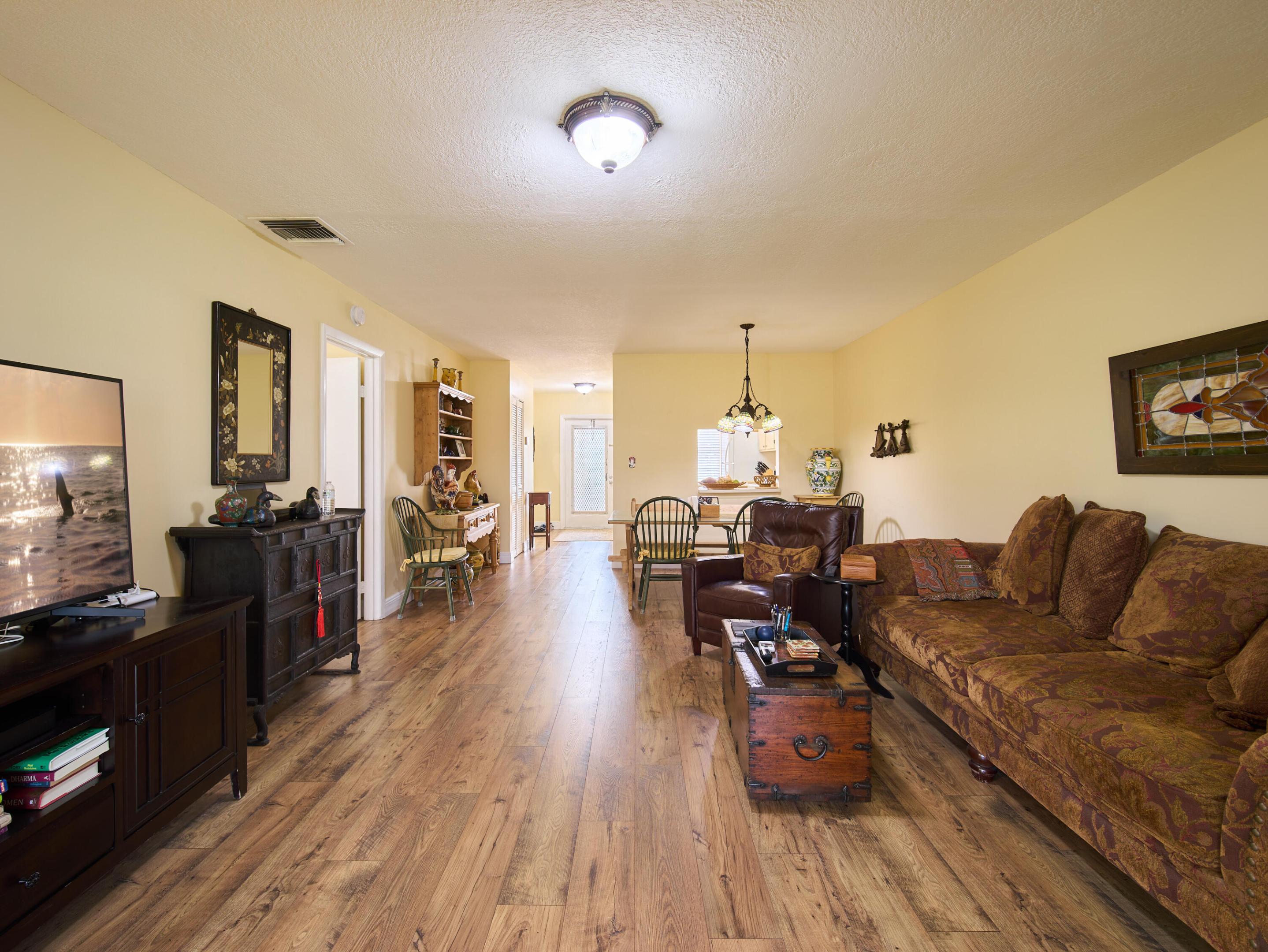 Golden Lakes Village Condo - Residential