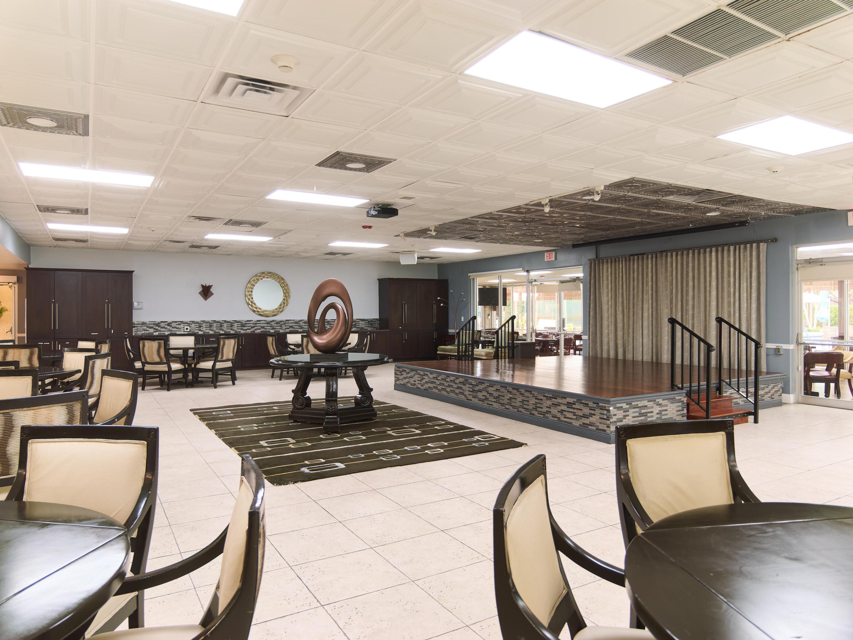 Golden Lakes Village Condo - Residential