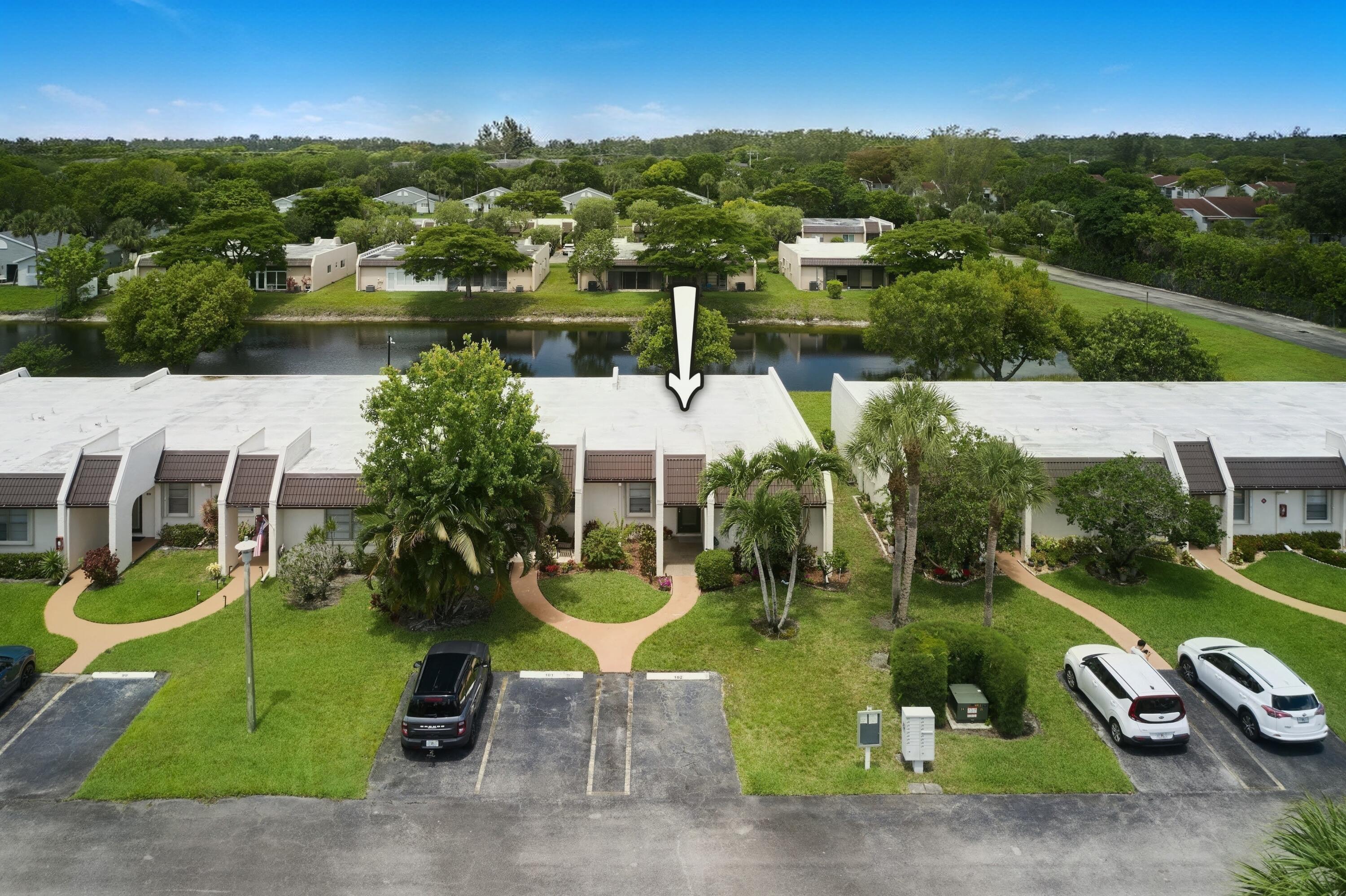 Golden Lakes Village Condo - Residential