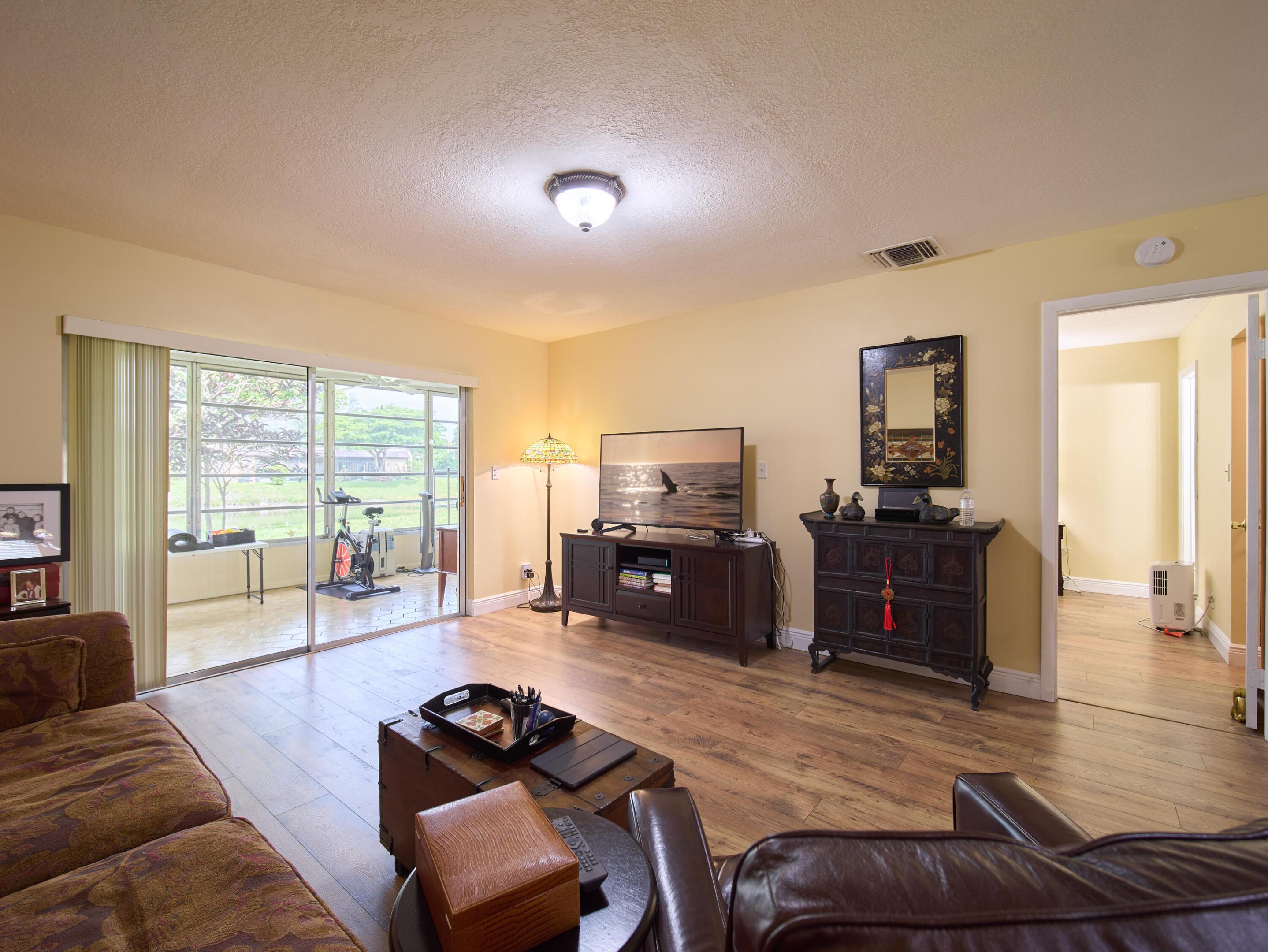 Golden Lakes Village Condo - Residential