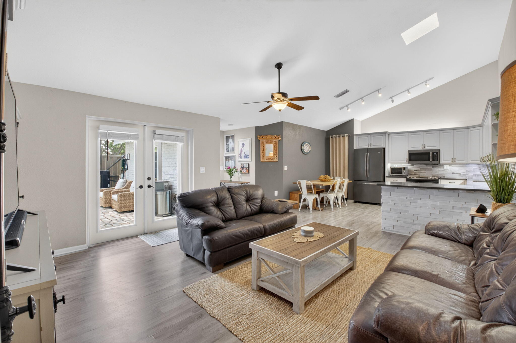 BOCA GARDENS - Residential
