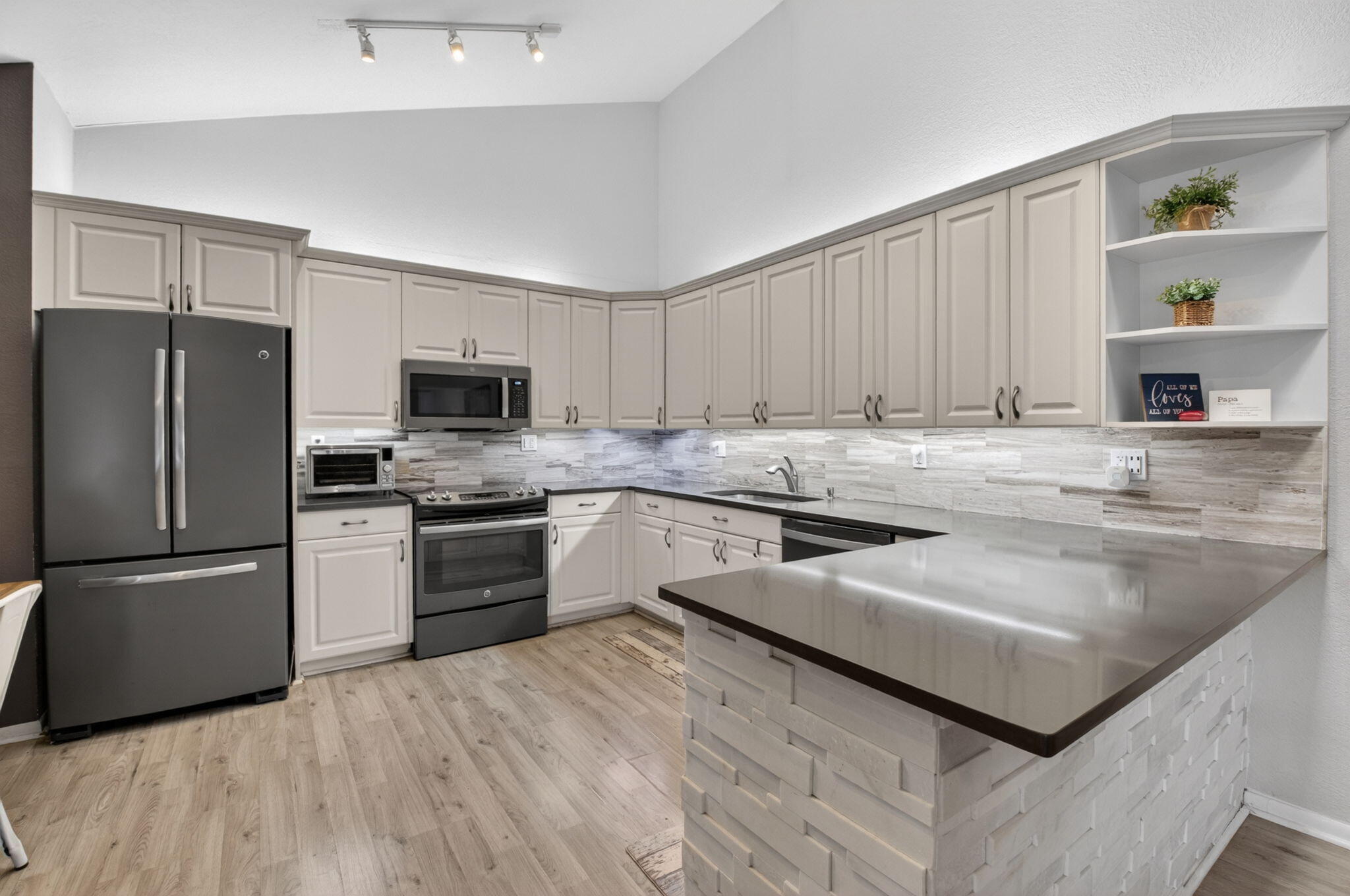 BOCA GARDENS - Residential
