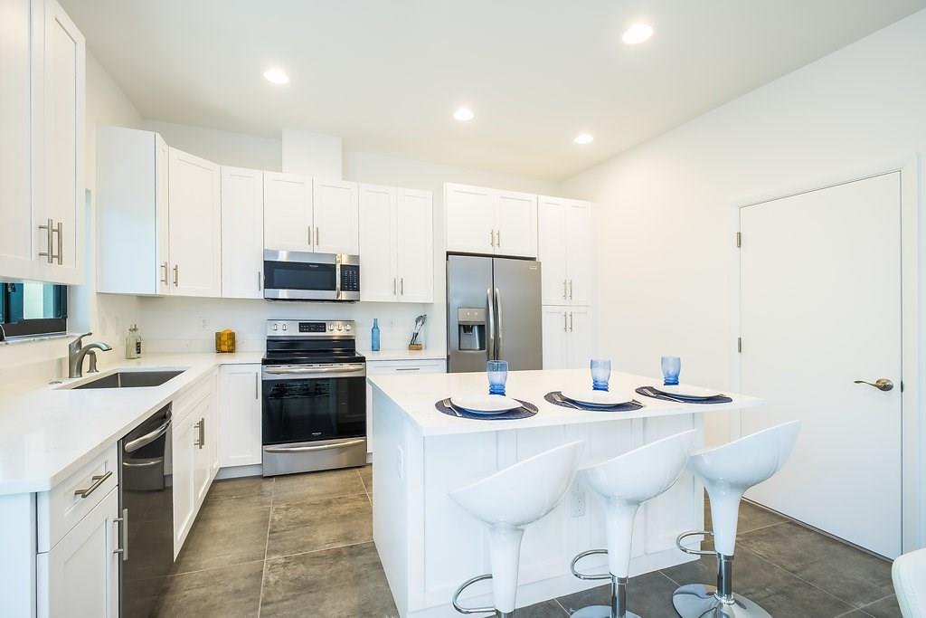 OAKLAND PARK SECOND ADD - Residential Lease