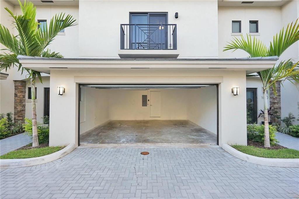 OAKLAND PARK SECOND ADD - Residential Lease