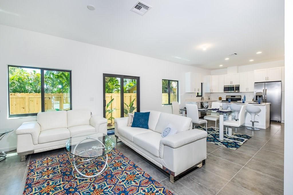 OAKLAND PARK SECOND ADD - Residential Lease