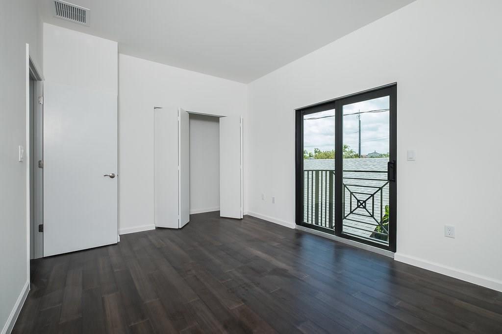 OAKLAND PARK SECOND ADD - Residential Lease