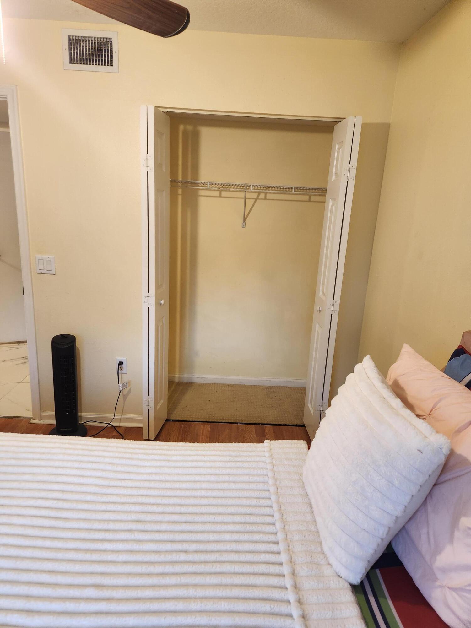 COVE AT BRIAR BAY CONDO - Residential Lease