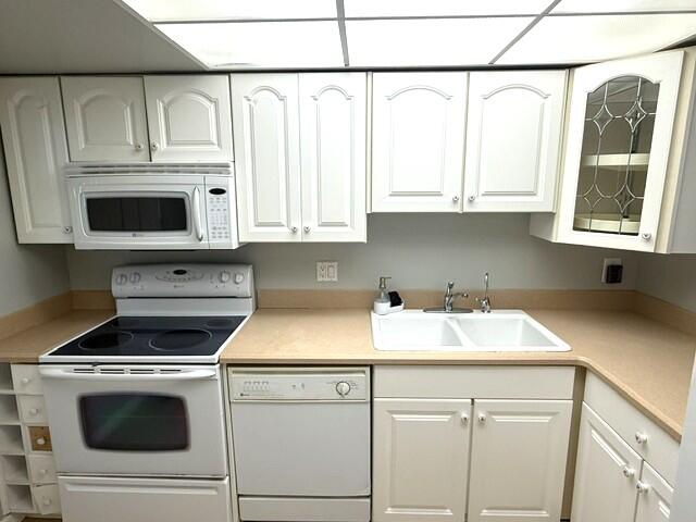 MERIDIAN CONDO 13 - Residential