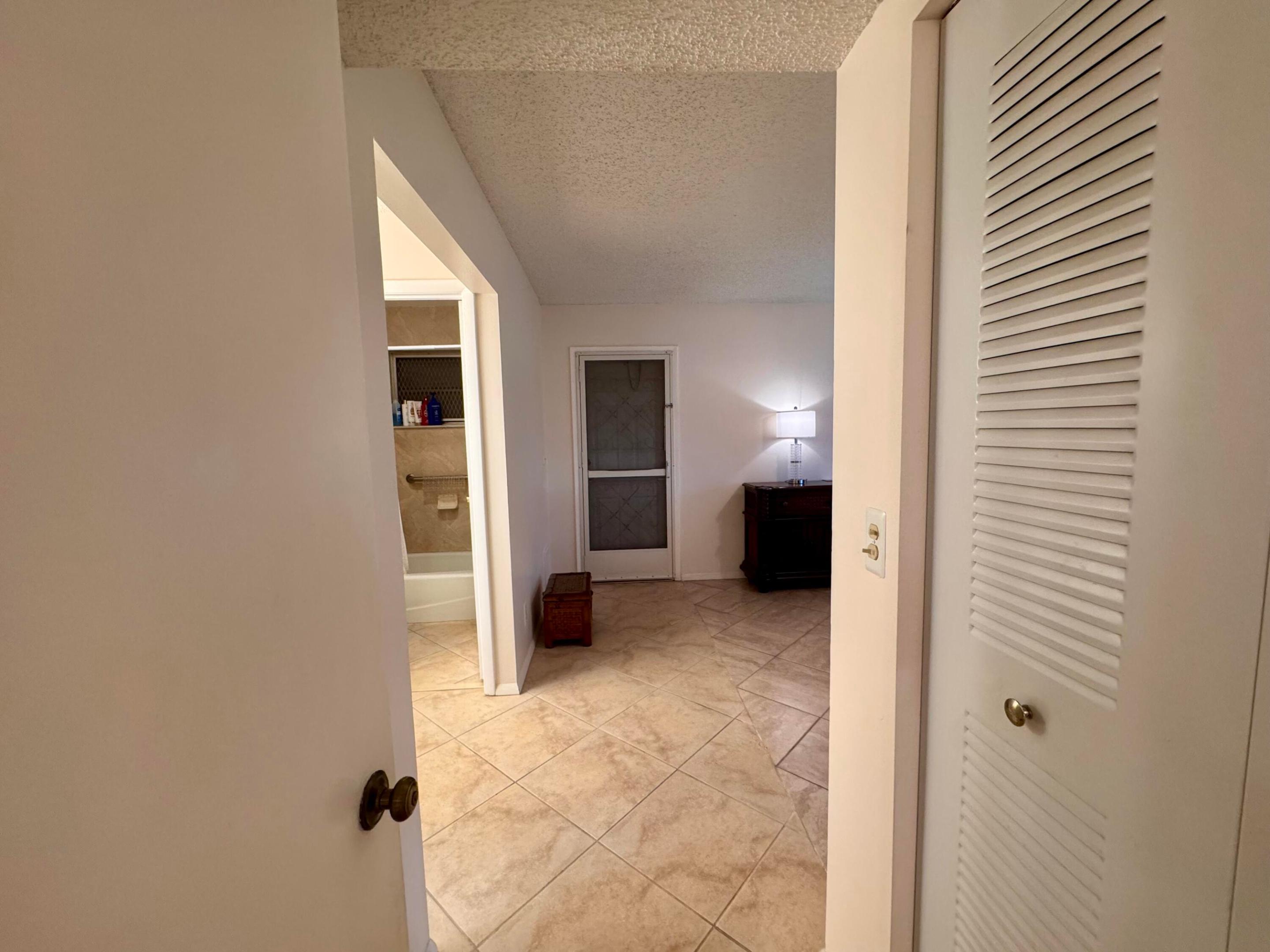 HIGH POINT OF DELRAY SEC 6 CONDO - Residential Lease