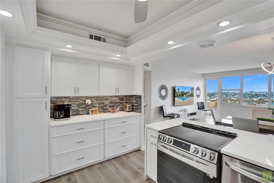 CORAL RIDGE TOWERS SOUTH - Residential