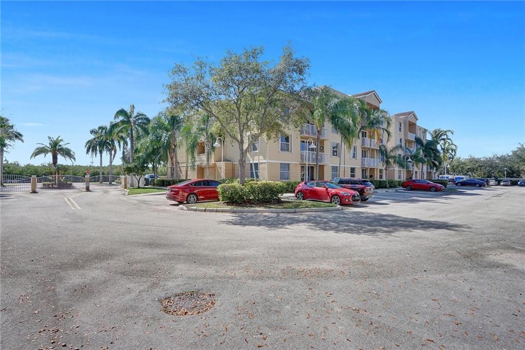 Sheridan Beach Club Condo - Residential