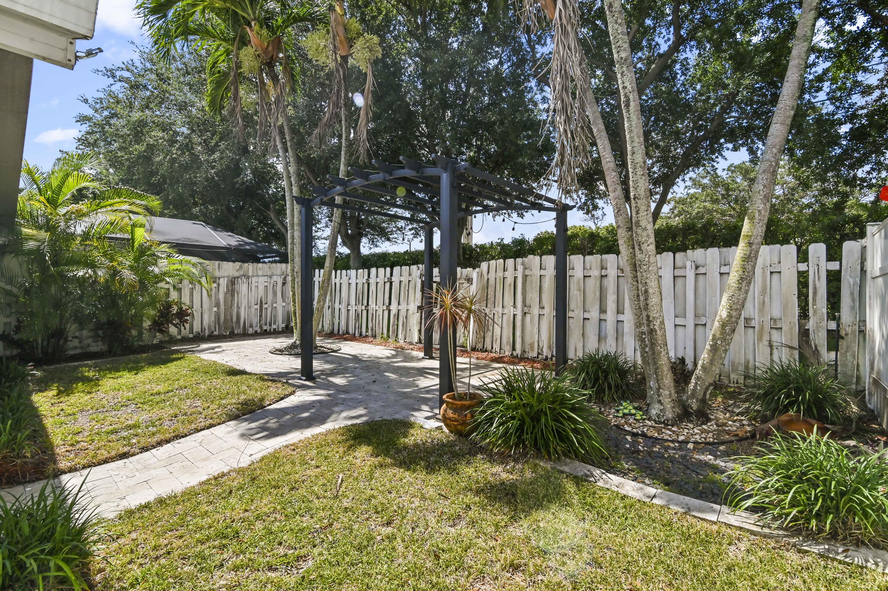 WINSTON TRAILS - Residential Lease