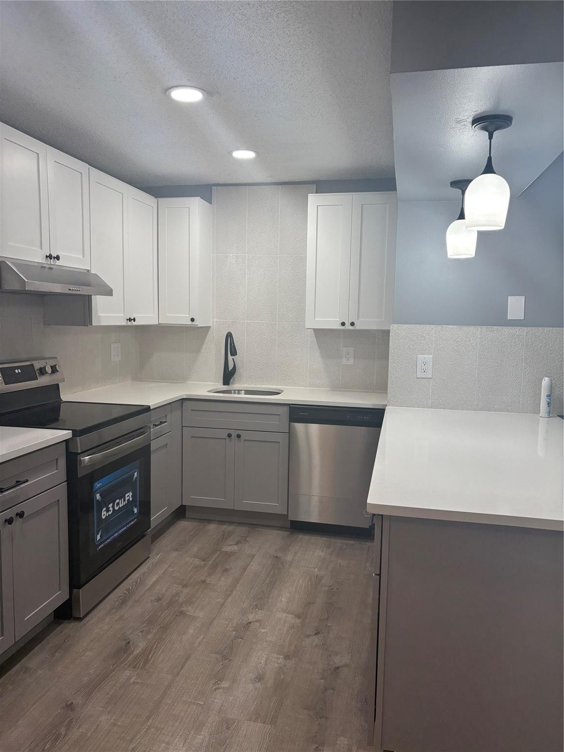 The Courtyard Condominium - Residential