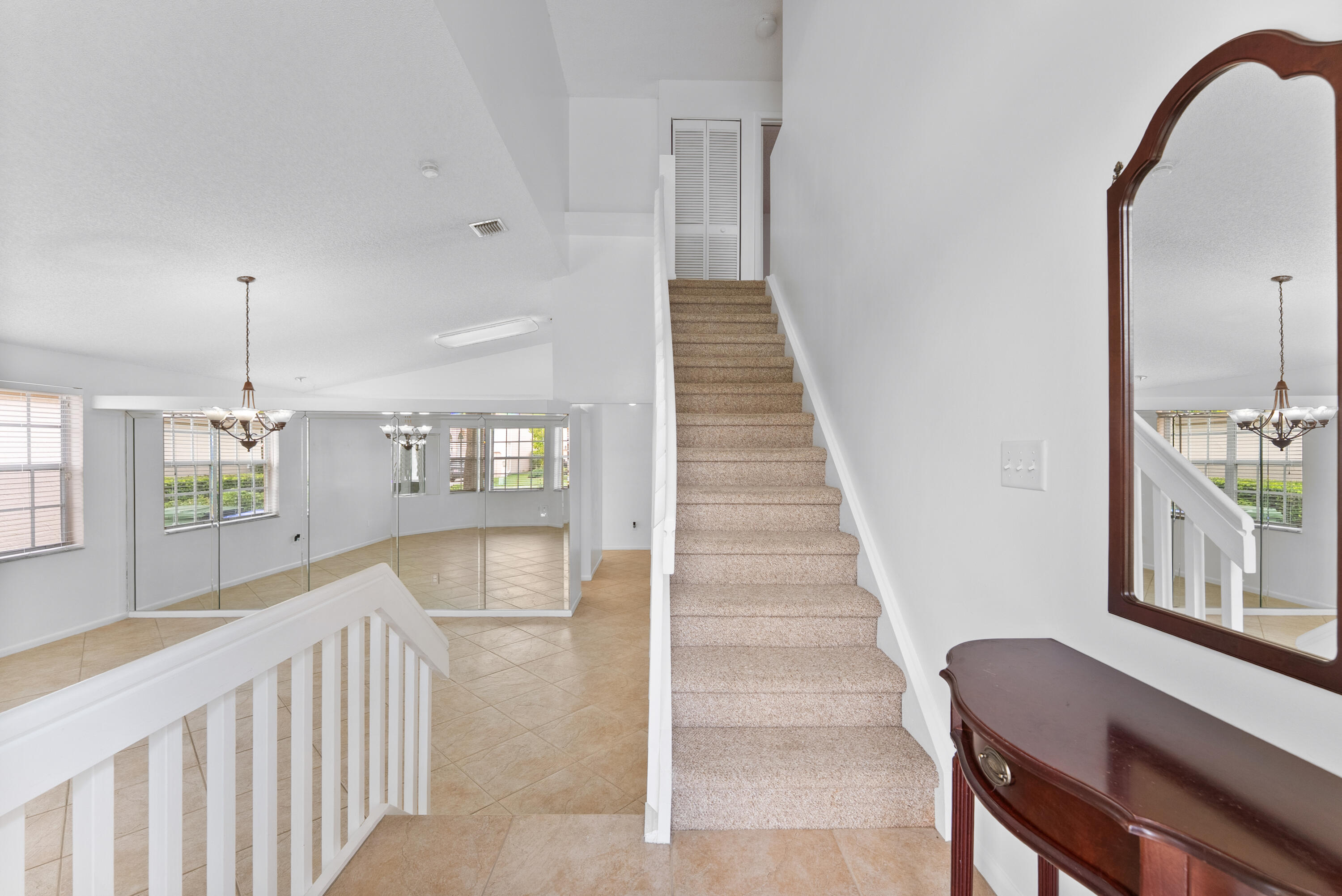 Towngate 156-11 B - Residential