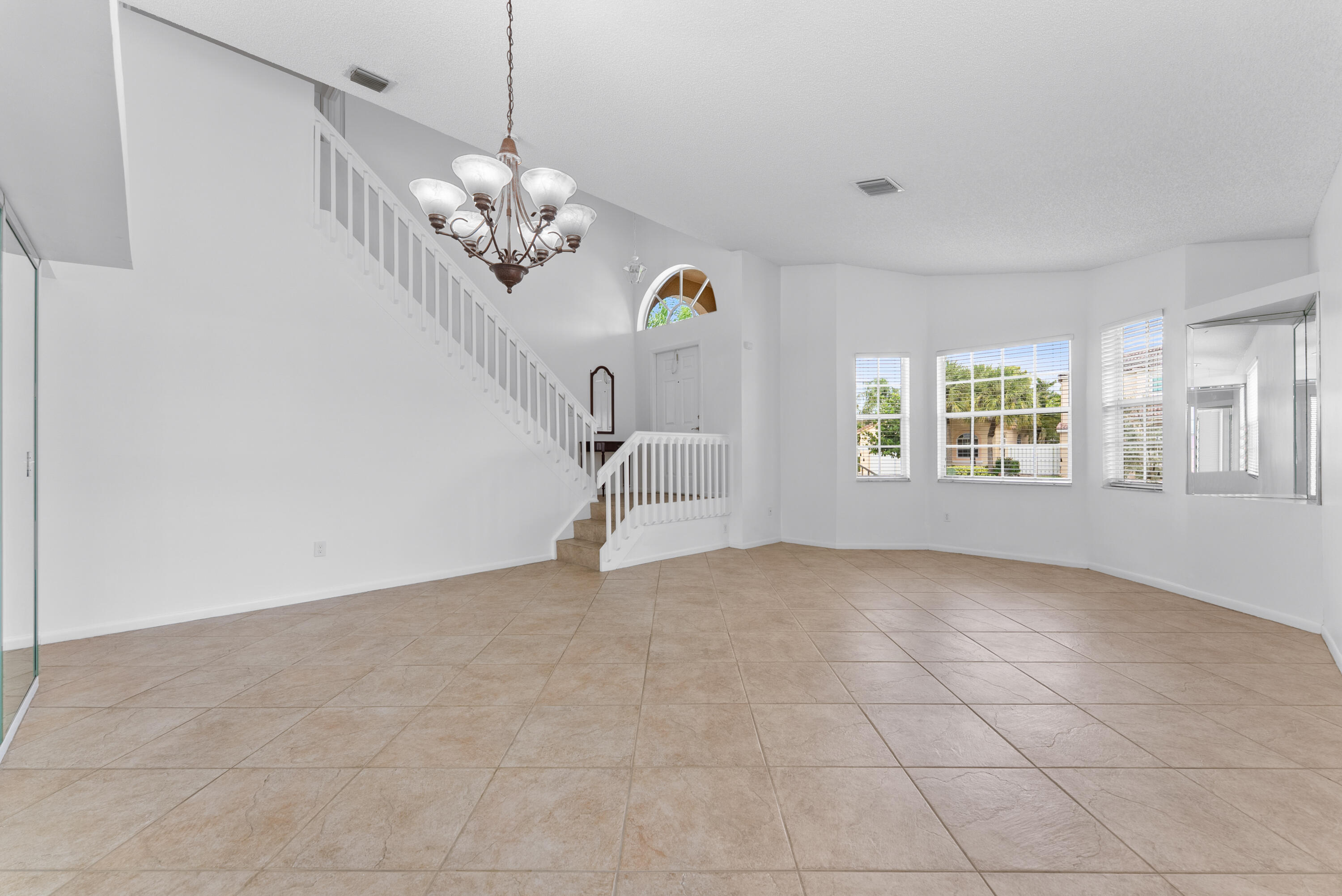 Towngate 156-11 B - Residential