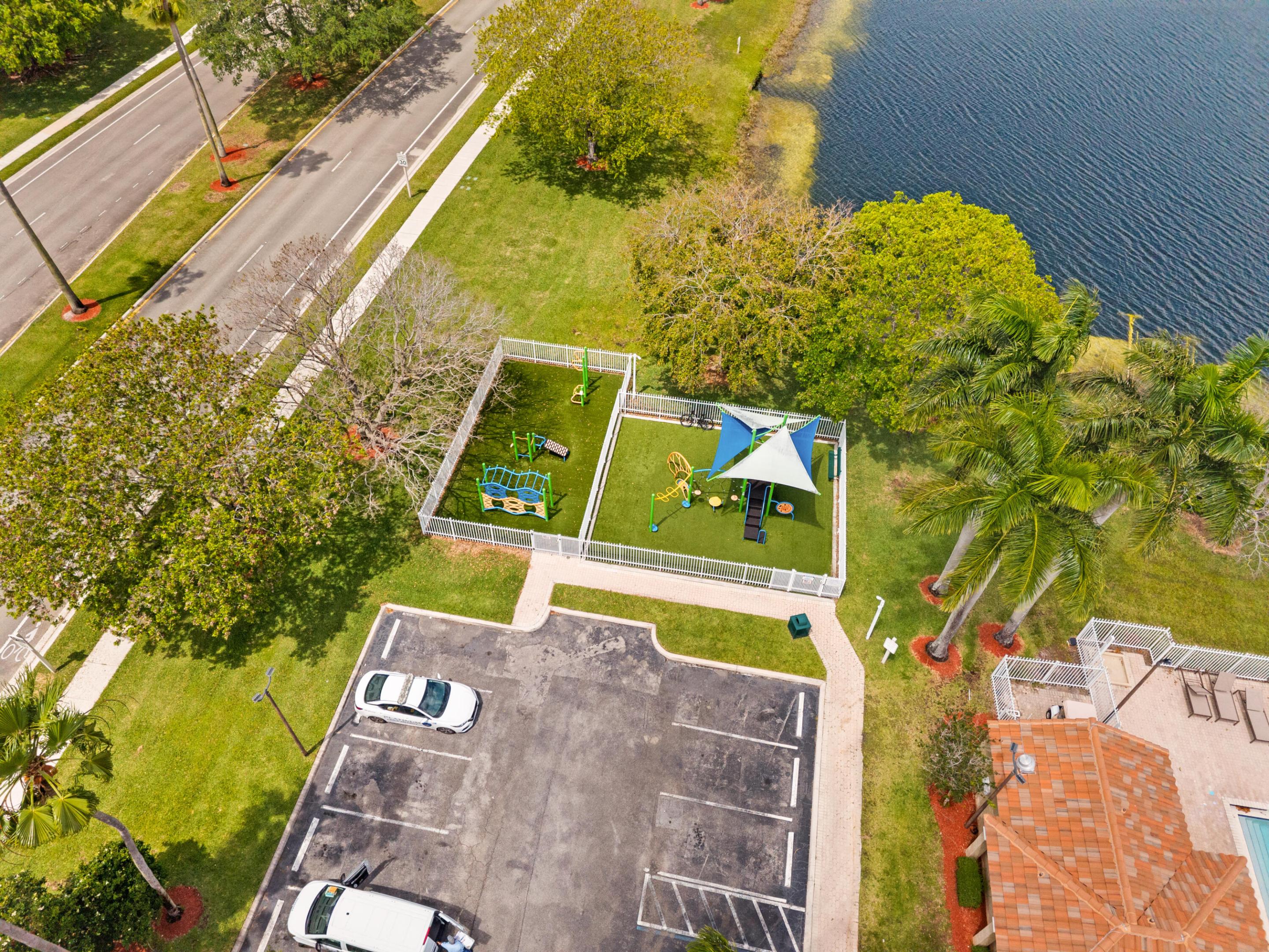 Towngate 156-11 B - Residential