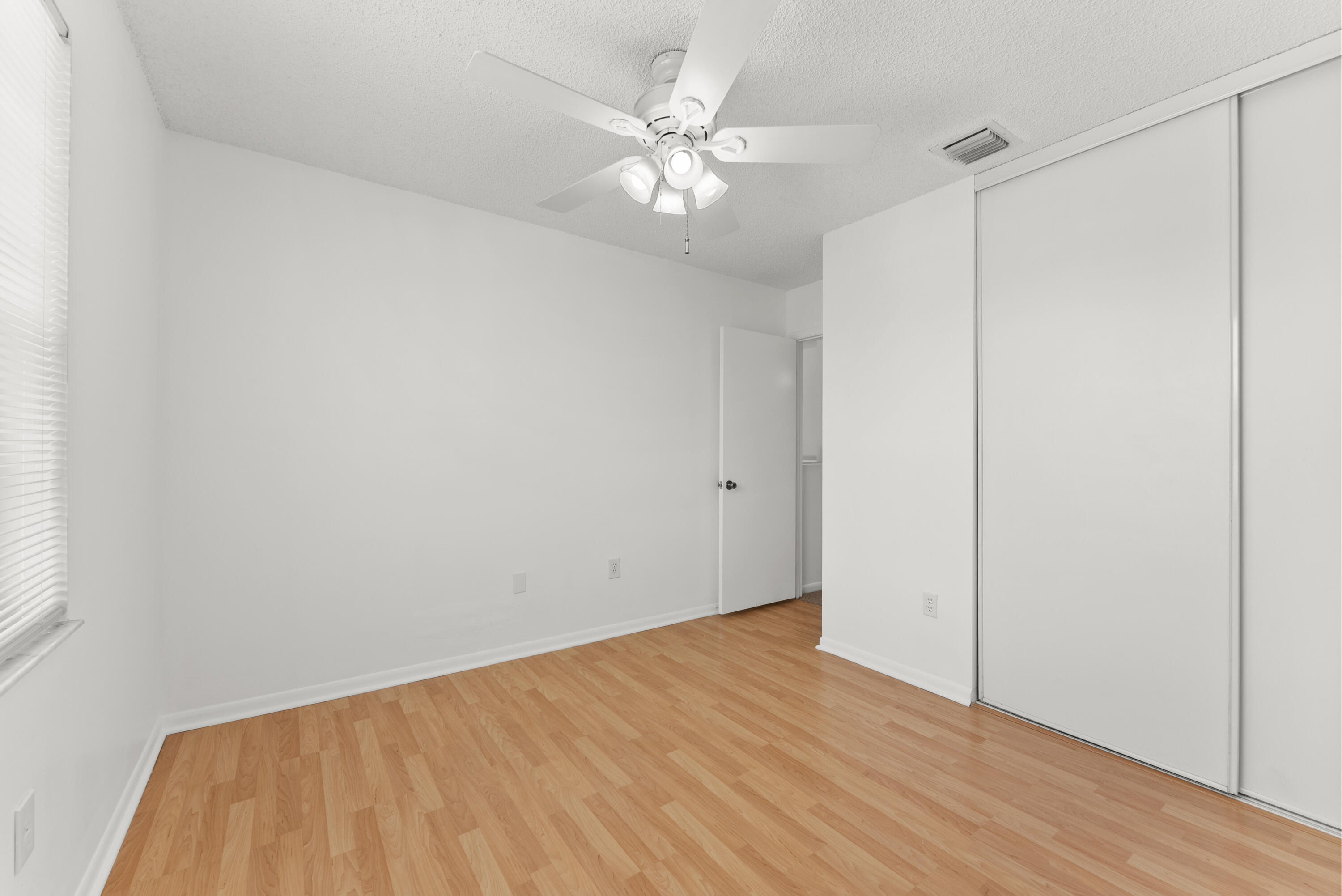 Towngate 156-11 B - Residential