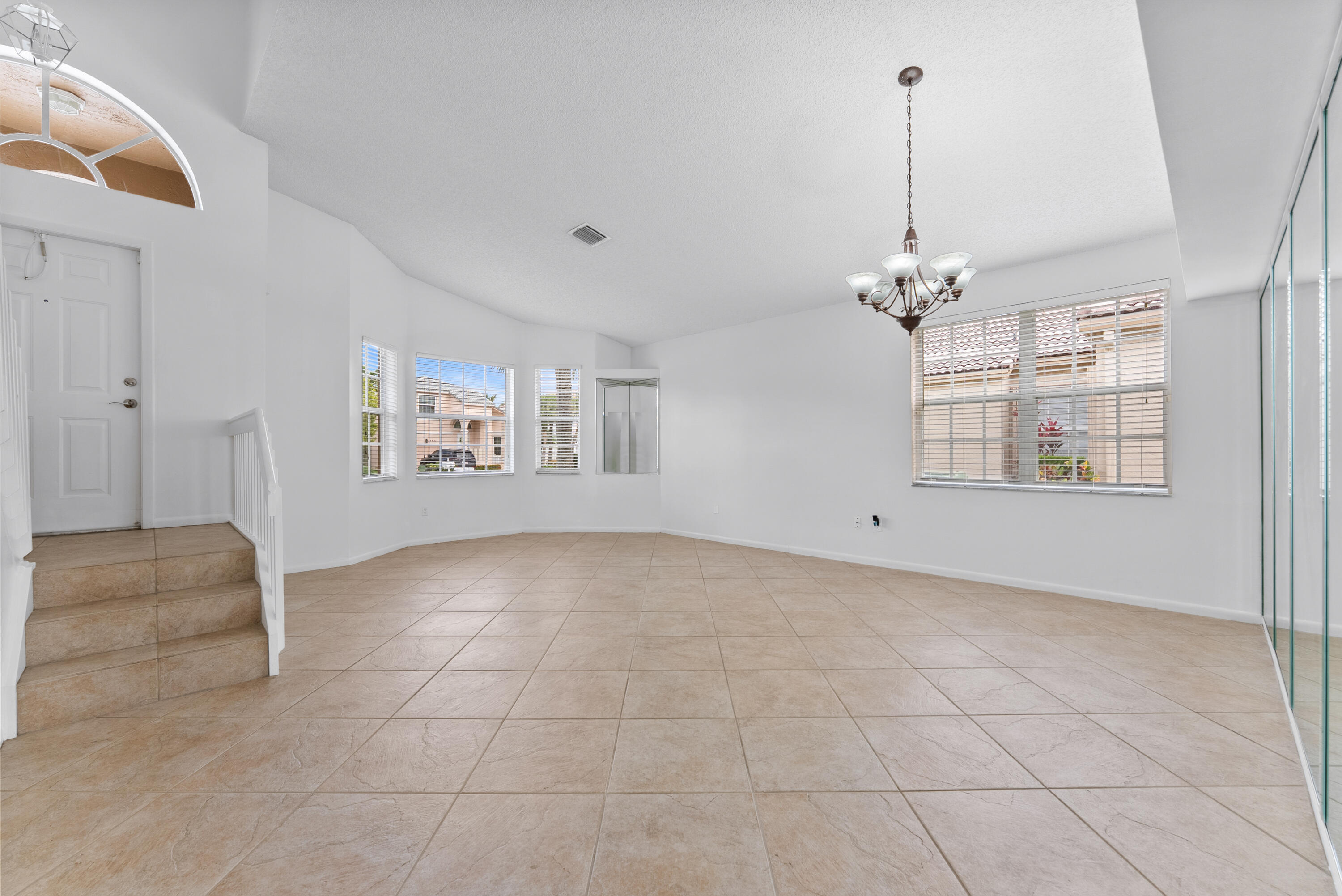 Towngate 156-11 B - Residential
