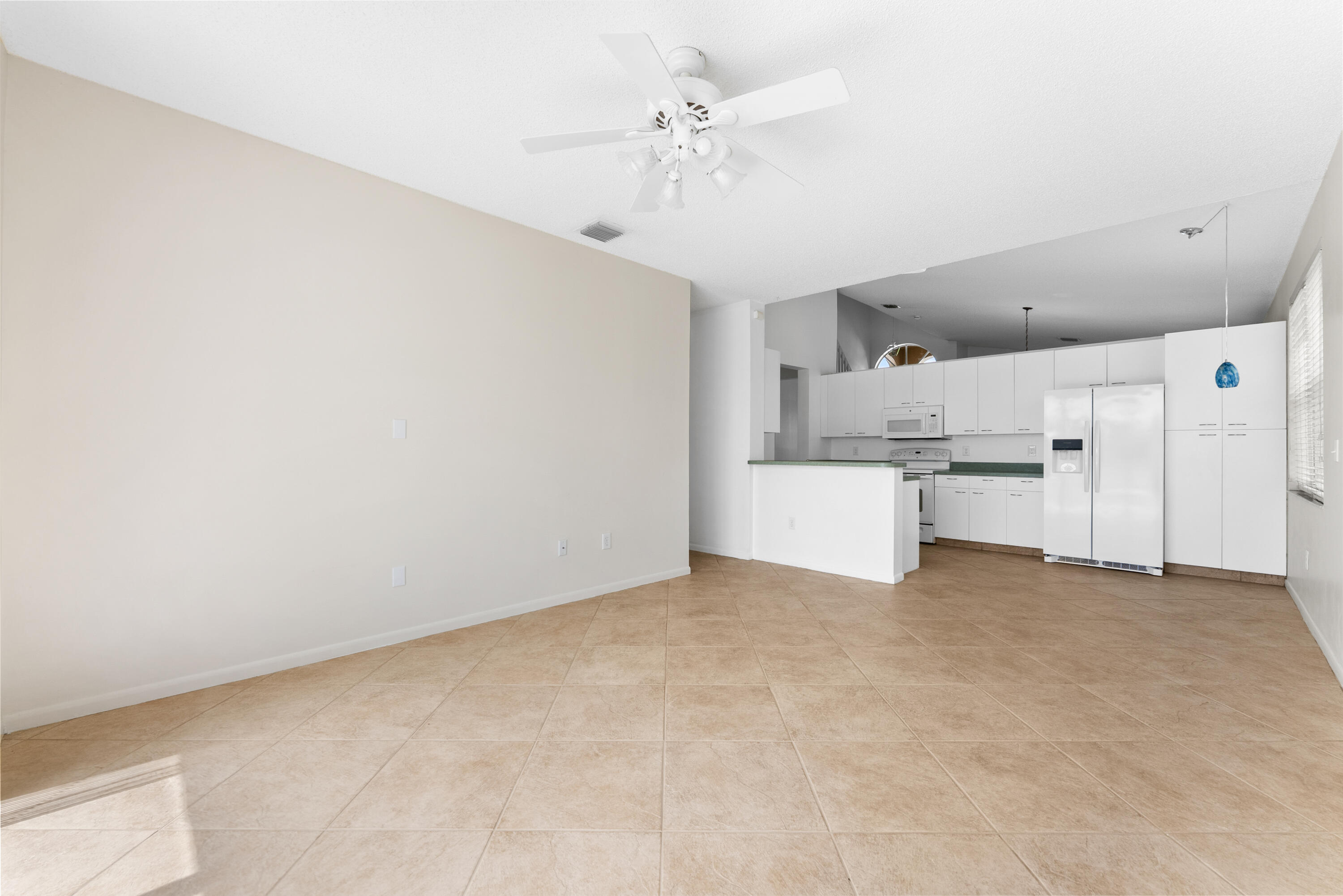 Towngate 156-11 B - Residential
