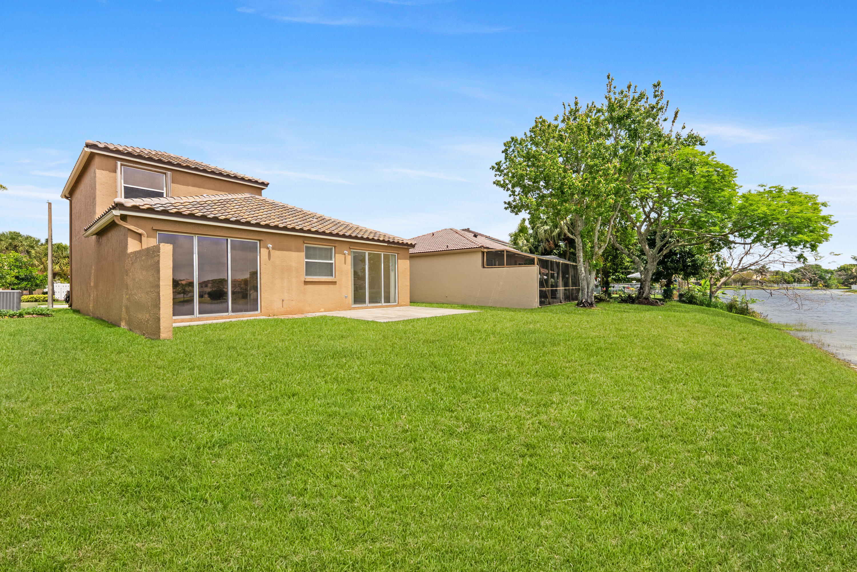 Towngate 156-11 B - Residential