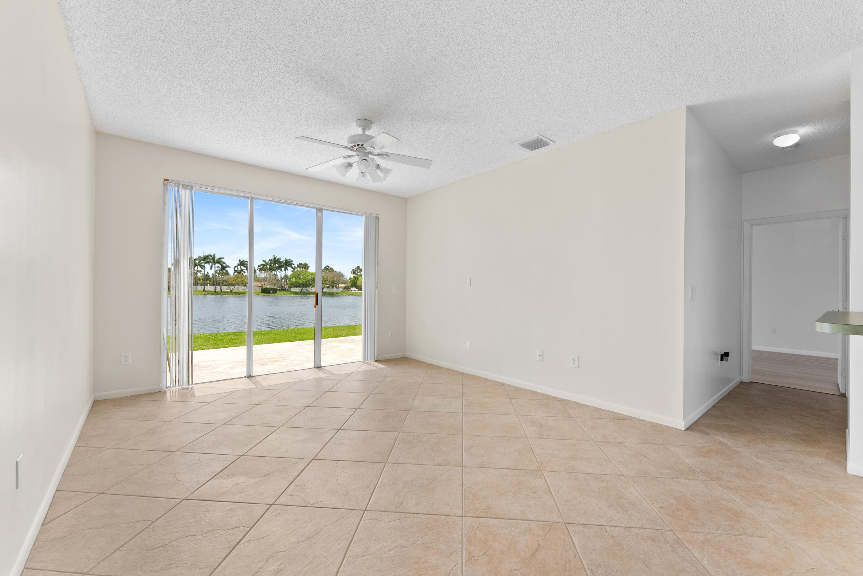 Towngate 156-11 B - Residential