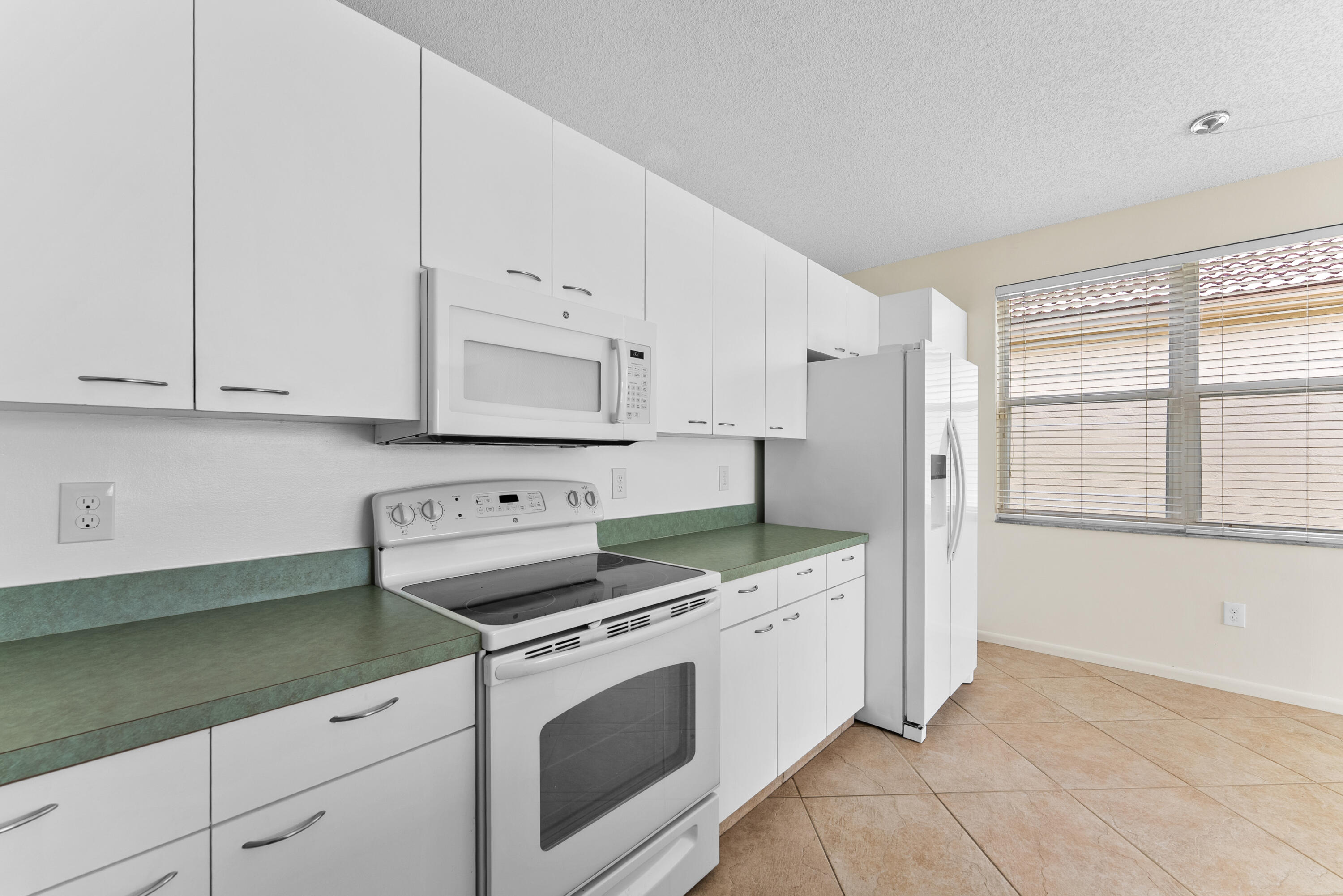 Towngate 156-11 B - Residential