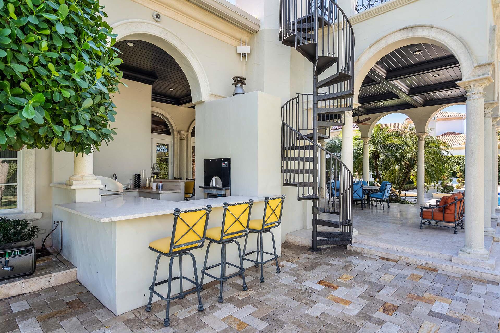 ROYAL PALM YACHT & COUNTRY CLUB - Residential