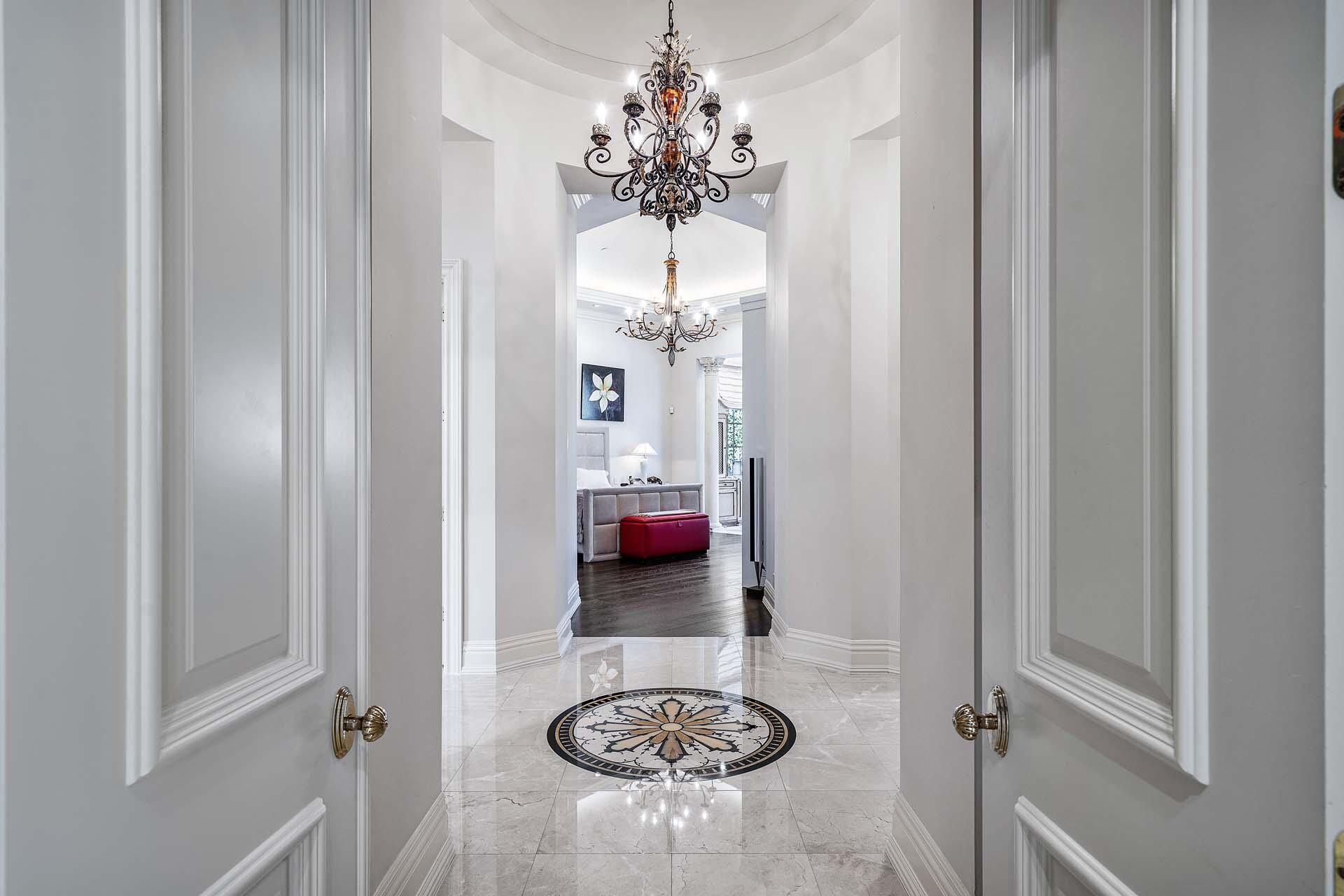 ROYAL PALM YACHT & COUNTRY CLUB - Residential