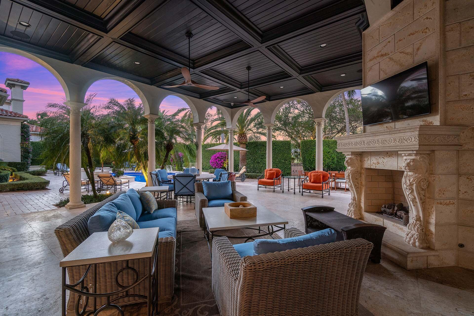 ROYAL PALM YACHT & COUNTRY CLUB - Residential