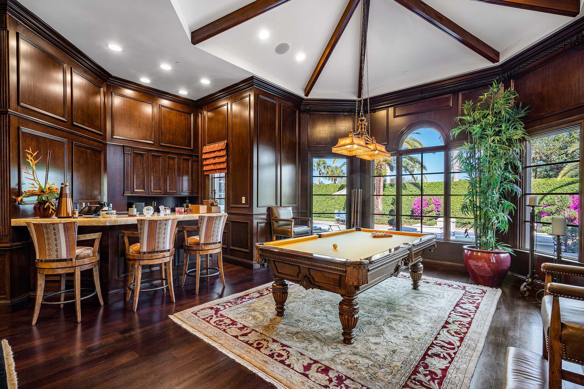 ROYAL PALM YACHT & COUNTRY CLUB - Residential