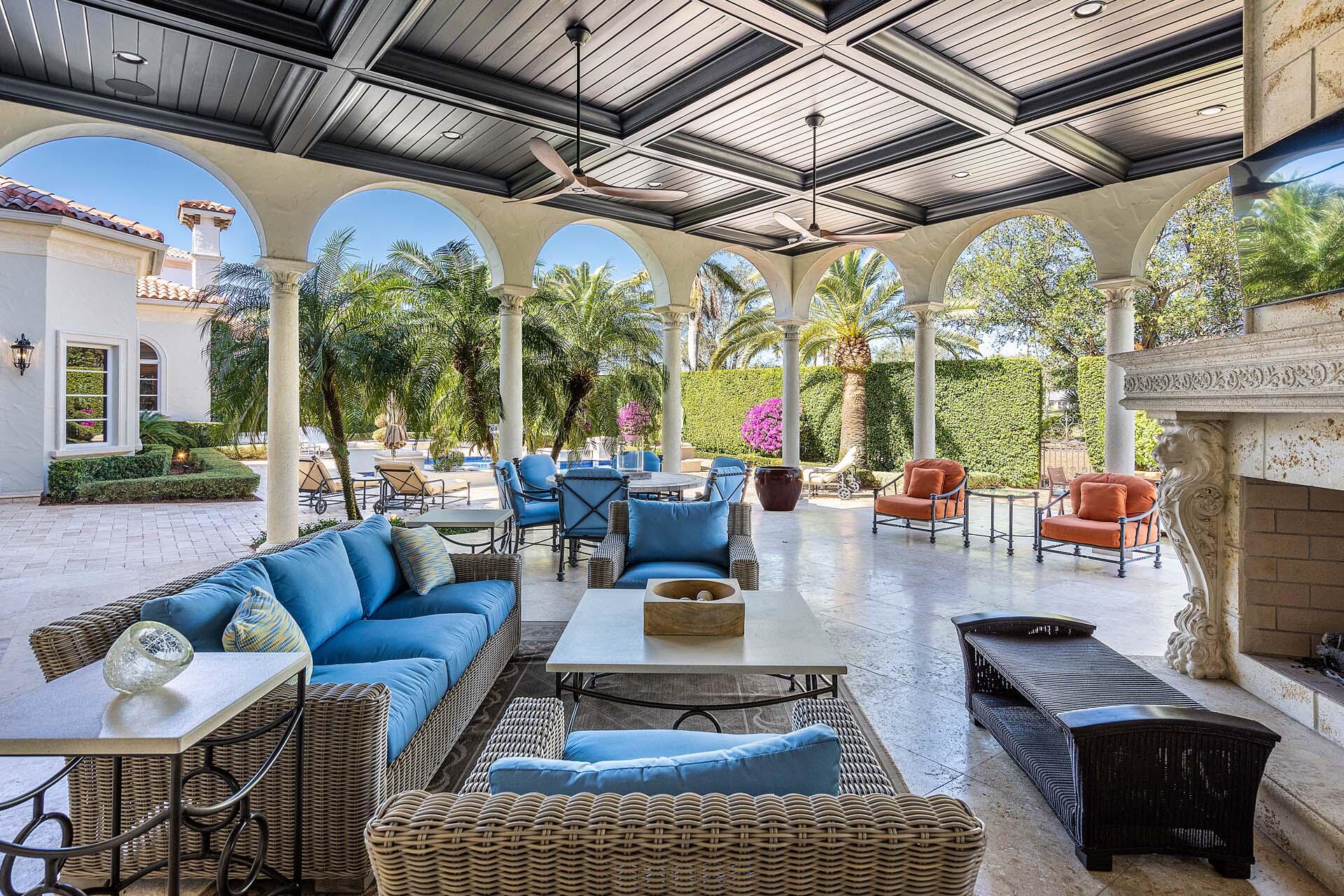 ROYAL PALM YACHT & COUNTRY CLUB - Residential