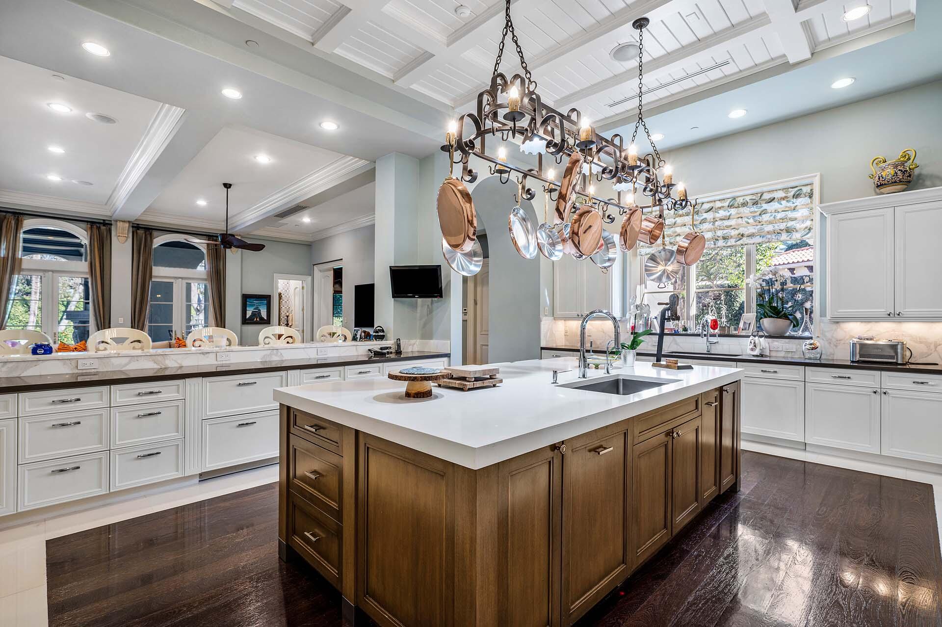 ROYAL PALM YACHT & COUNTRY CLUB - Residential