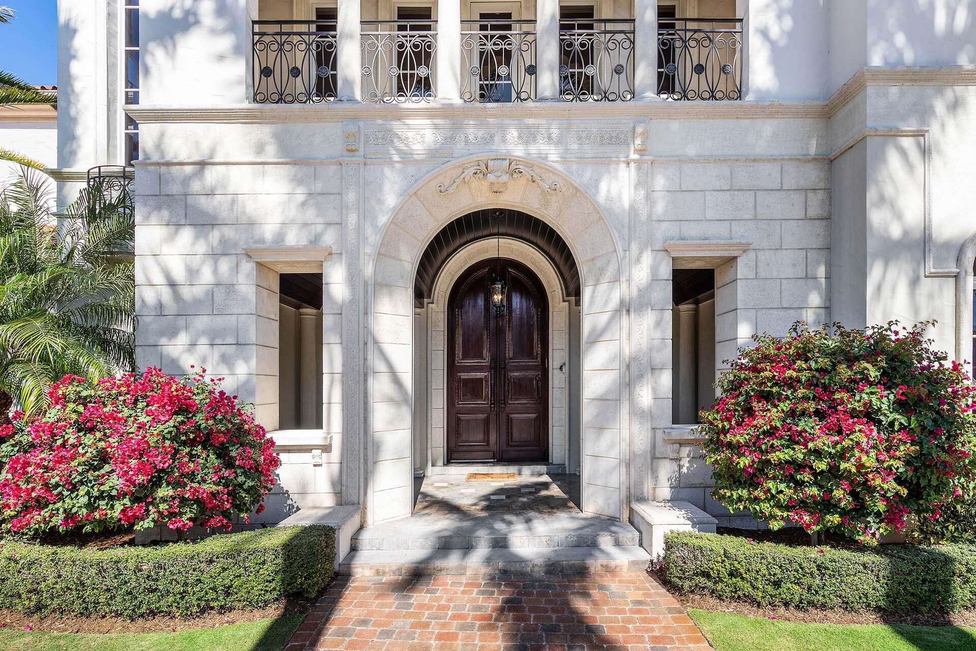 ROYAL PALM YACHT & COUNTRY CLUB - Residential