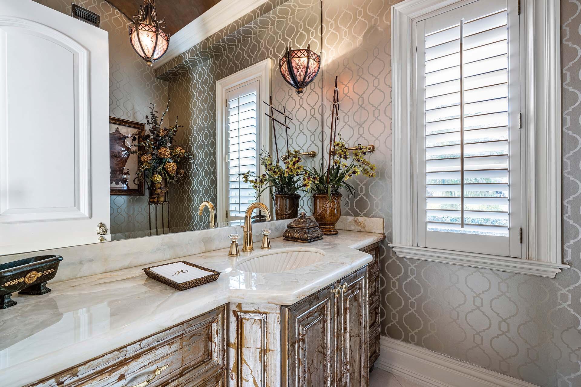 ROYAL PALM YACHT & COUNTRY CLUB - Residential