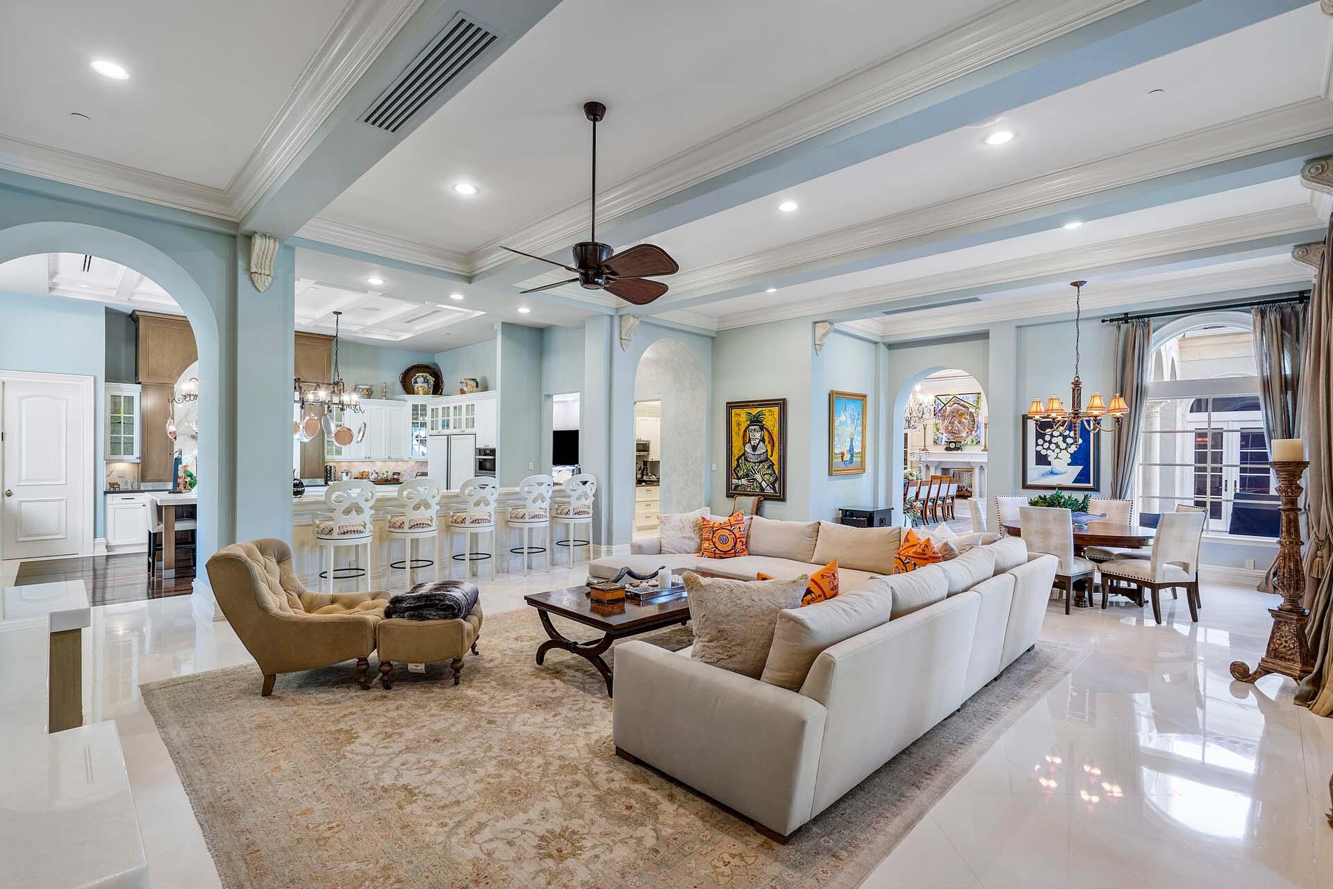 ROYAL PALM YACHT & COUNTRY CLUB - Residential
